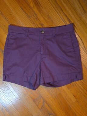 Old Navy Everyday Short Size 6 - Beautiful Color!